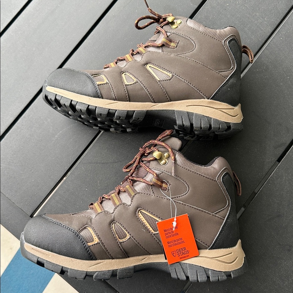NWT-Deer Stags Men's Brown and Black Hiking Boots-MAKE AN OFFER.